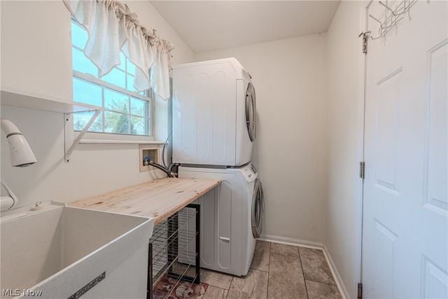 2904 Shakespeare Lane, Avon, OH 44011