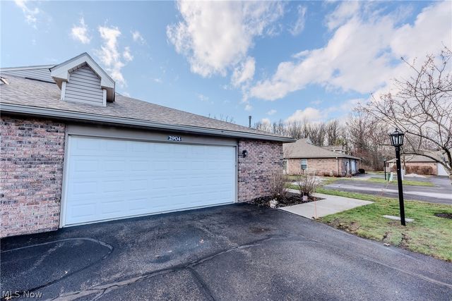 2904 Shakespeare Lane, Avon, OH 44011