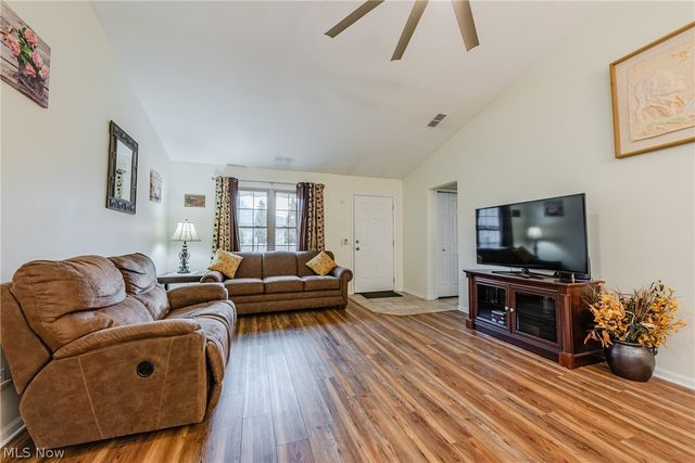 2904 Shakespeare Lane, Avon, OH 44011