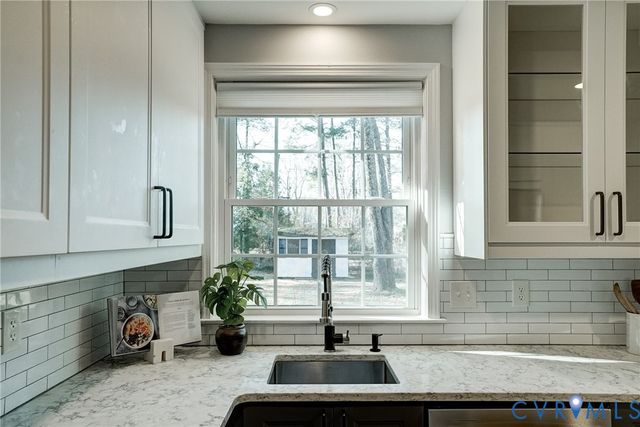 2910 Shoreham Dr, Richmond, VA 23235