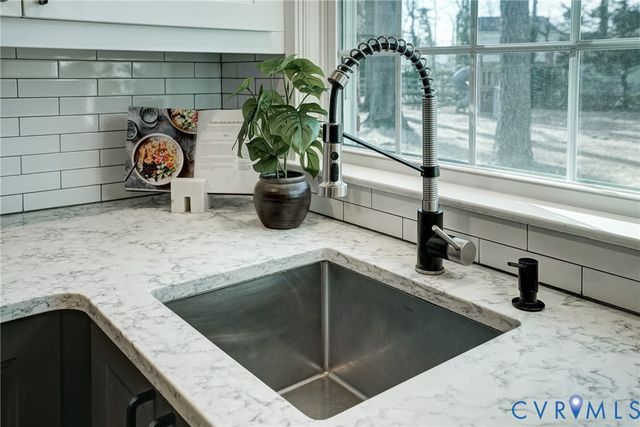 2910 Shoreham Dr, Richmond, VA 23235