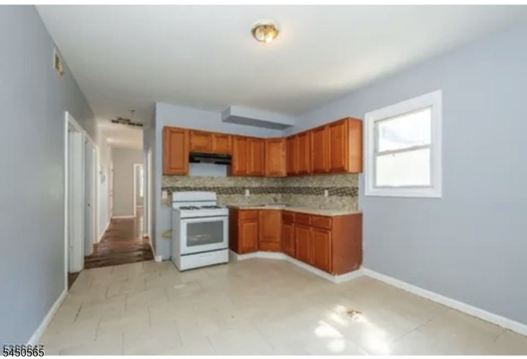 167 Seymour Ave, Newark City, NJ 07108 — photo 3