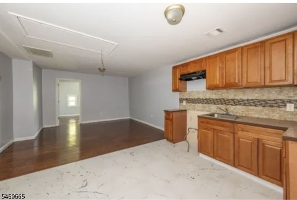 167 Seymour Ave, Newark City, NJ 07108 — photo 4
