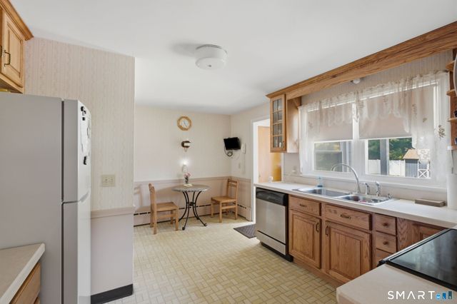 59 North Main Street, East Hampton, CT 06424