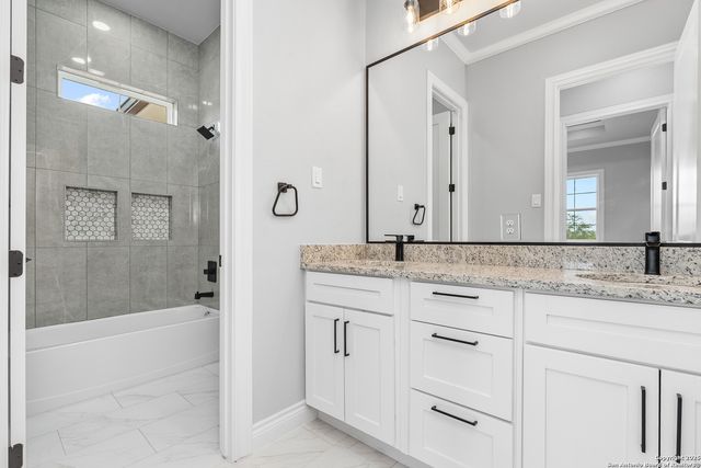 3828 Palomino Springs, Bandera, TX 78003