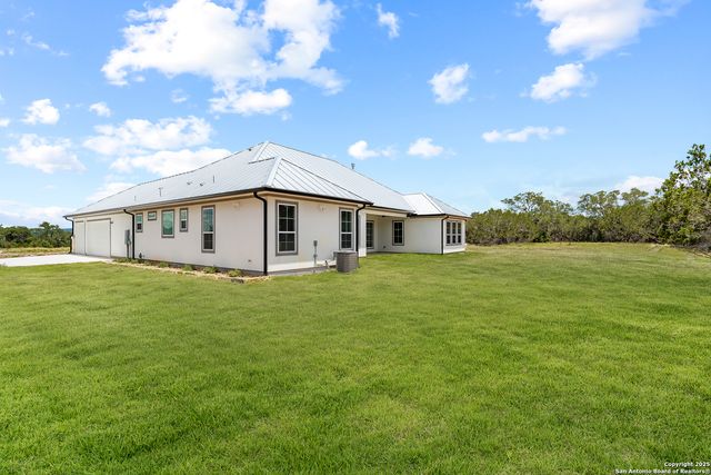 3828 Palomino Springs, Bandera, TX 78003