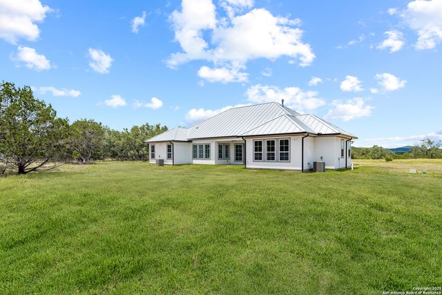 3828 Palomino Springs, Bandera, TX 78003