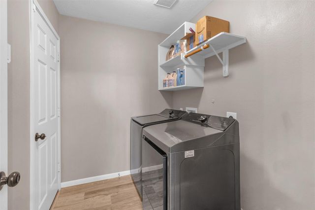431 Cardinal Oaks, Kemah, TX 77565