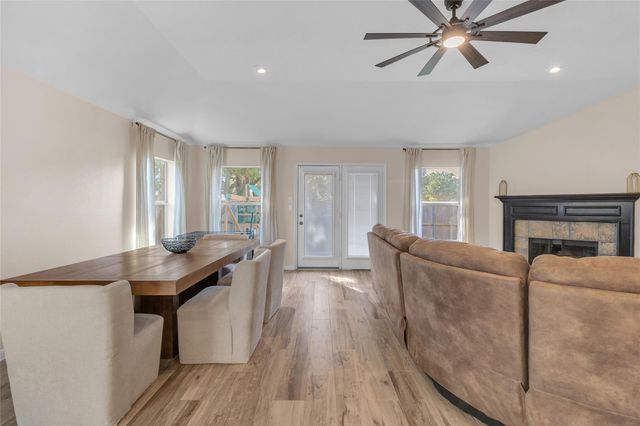 431 Cardinal Oaks, Kemah, TX 77565