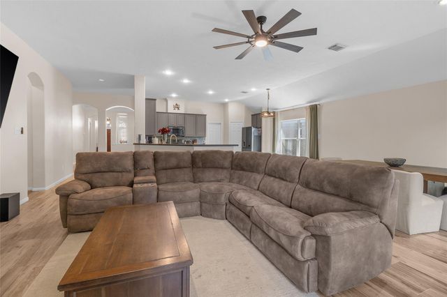 431 Cardinal Oaks, Kemah, TX 77565
