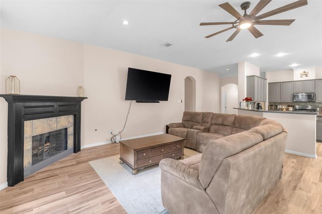 431 Cardinal Oaks, Kemah, TX 77565