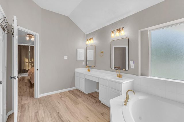431 Cardinal Oaks, Kemah, TX 77565