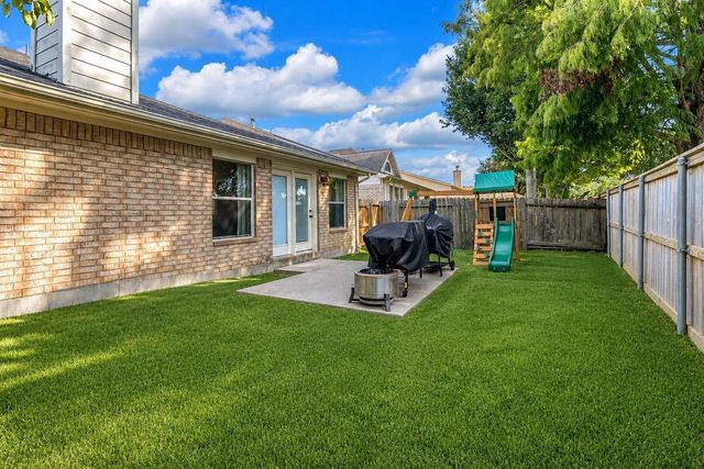 431 Cardinal Oaks, Kemah, TX 77565
