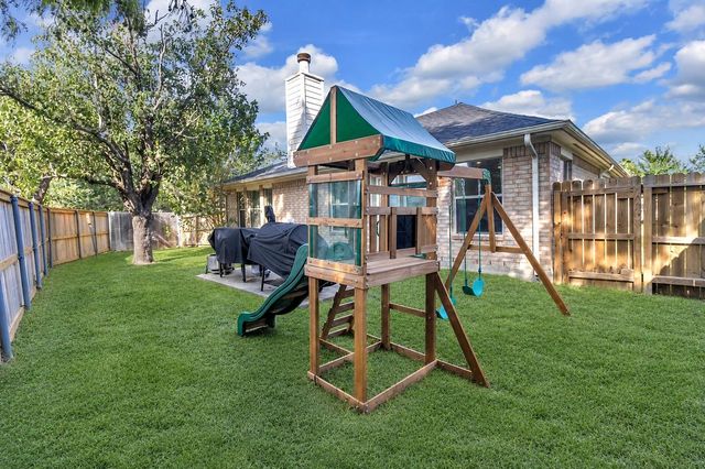 431 Cardinal Oaks, Kemah, TX 77565