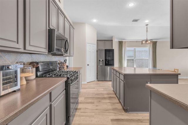 431 Cardinal Oaks, Kemah, TX 77565