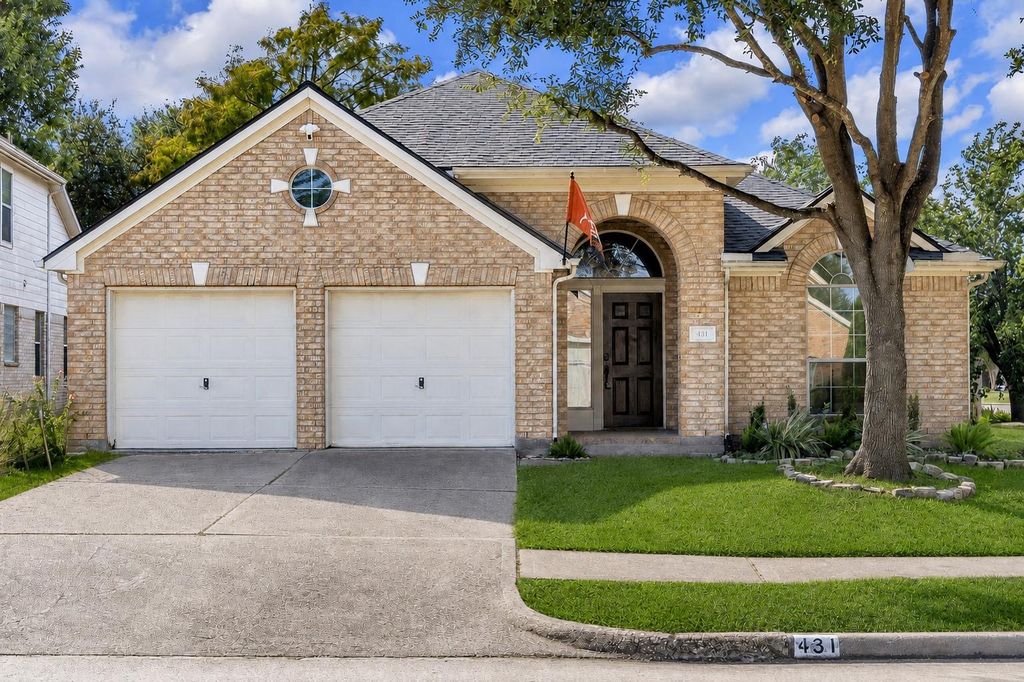 431 Cardinal Oaks, Kemah, TX 77565