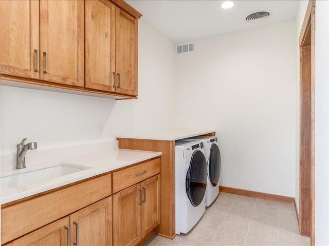 2359 Sydney Lane, Hudson, WI 54016