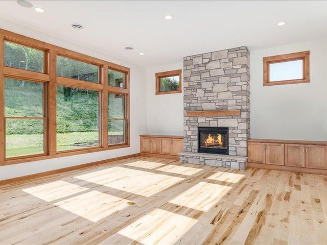 2359 Sydney Lane, Hudson, WI 54016