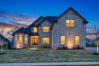 313 Clarabelle Ln, Clarksville, TN 37040