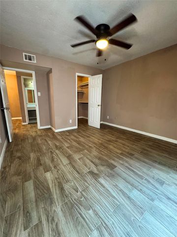 8201 Richmond 12, Houston, TX 77063