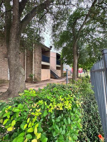 8201 Richmond 12, Houston, TX 77063