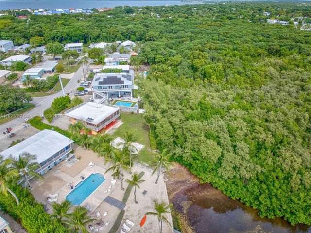 360 Sound Dr, Key Largo, FL 33037