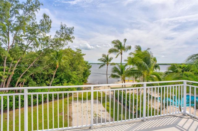 360 Sound Dr, Key Largo, FL 33037