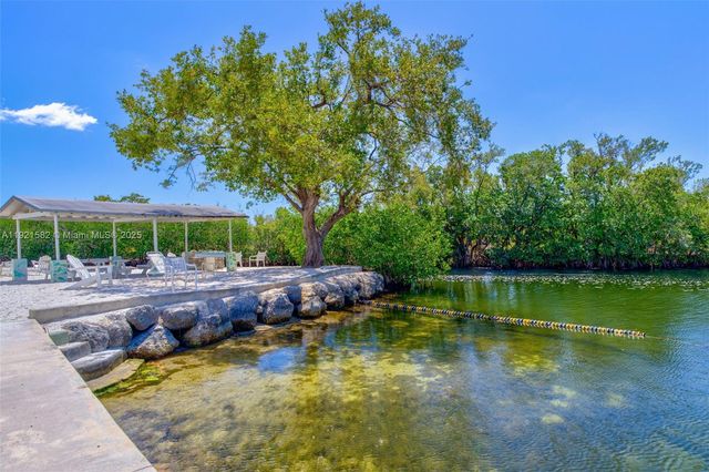 360 Sound Dr, Key Largo, FL 33037