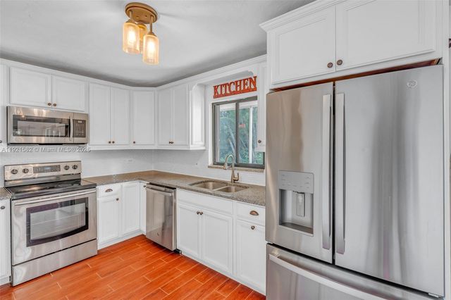 360 Sound Dr, Key Largo, FL 33037