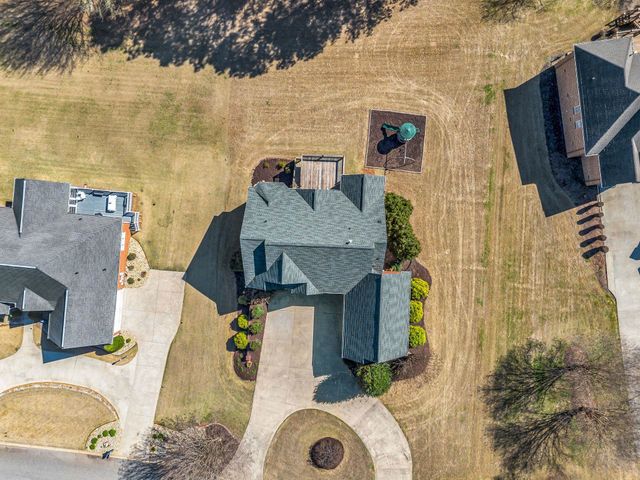 139 N Woodfin Ridge Dr Drive, Inman, SC 29349