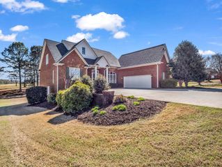 139 N Woodfin Ridge Dr Drive, Inman, SC 29349