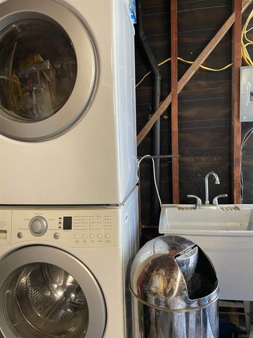 7126 7128 HYATT Street, San Diego, CA 92111