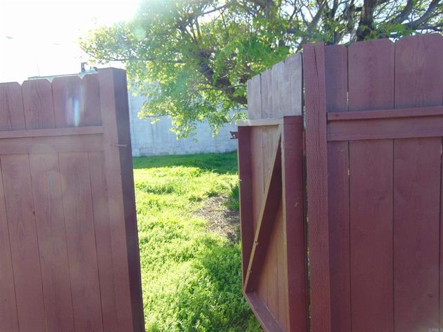 7126 7128 HYATT Street, San Diego, CA 92111