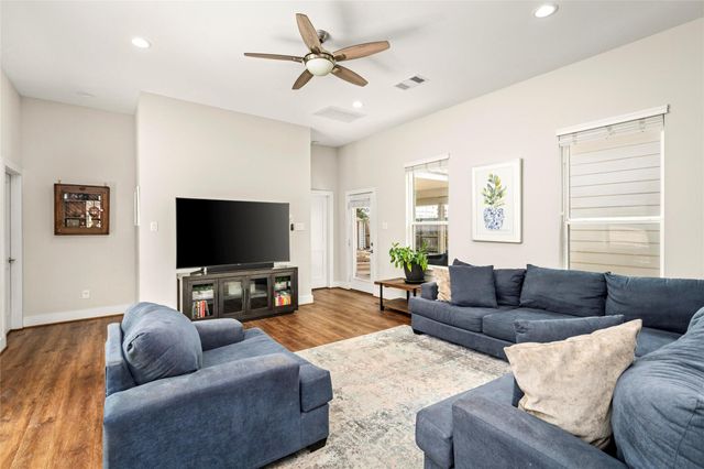 702 W 41st Street, Houston, TX 77018