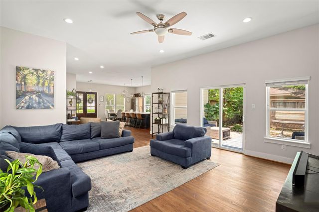 702 W 41st Street, Houston, TX 77018