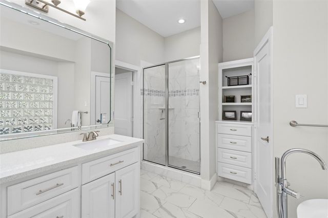 702 W 41st Street, Houston, TX 77018
