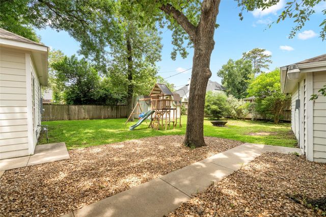 702 W 41st Street, Houston, TX 77018