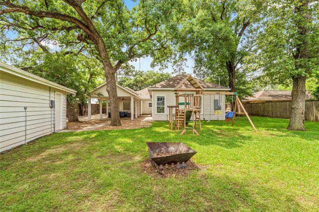 702 W 41st Street, Houston, TX 77018