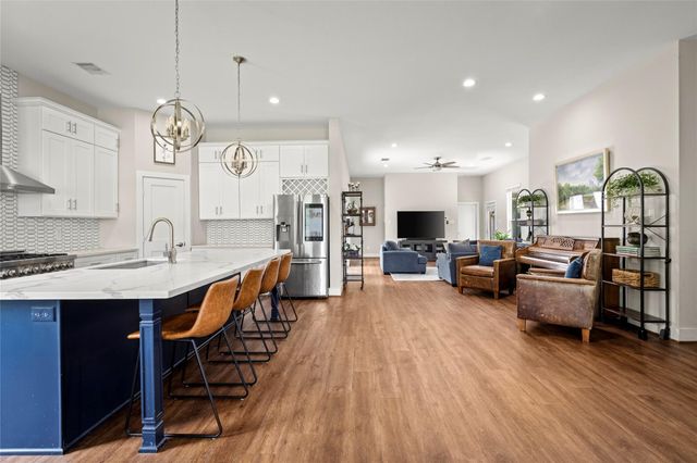 702 W 41st Street, Houston, TX 77018