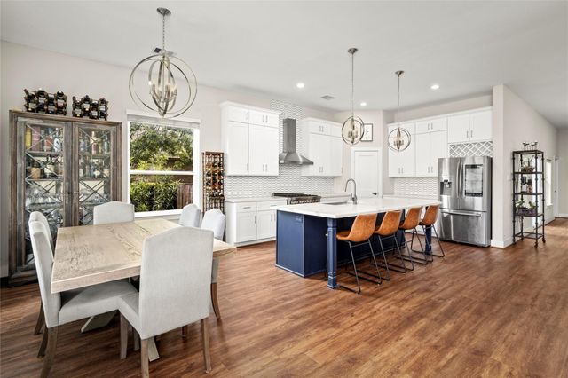 702 W 41st Street, Houston, TX 77018