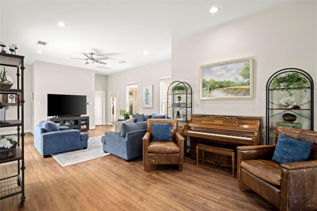 702 W 41st Street, Houston, TX 77018