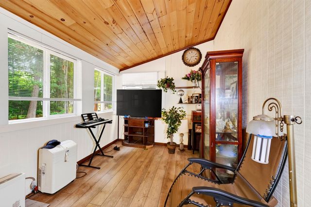 69 Robin Street, Franklin, NH 03235