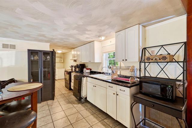 69 Robin Street, Franklin, NH 03235