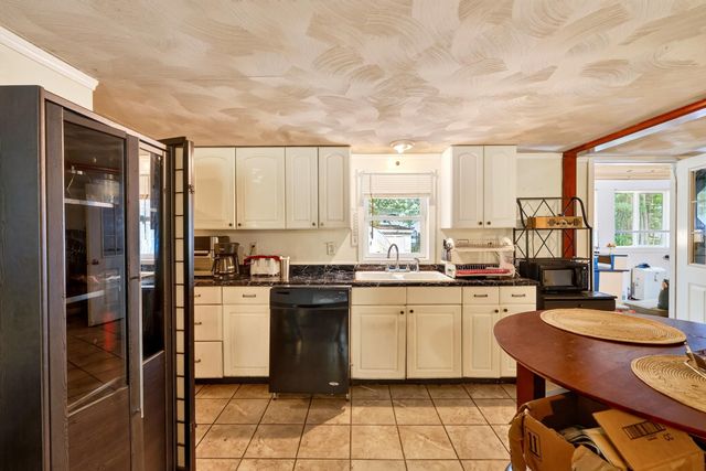 69 Robin Street, Franklin, NH 03235