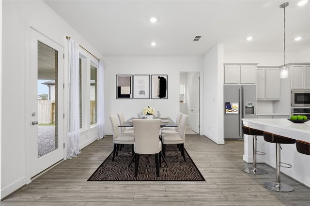 1556 River Point Drive, Friendswood, TX 77546