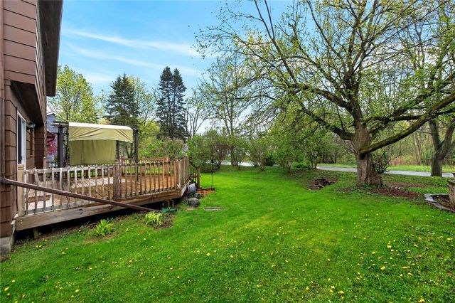 7 Fieldstone Lane, Henrietta, NY 14586