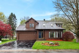 7 Fieldstone Lane, Henrietta, NY 14586