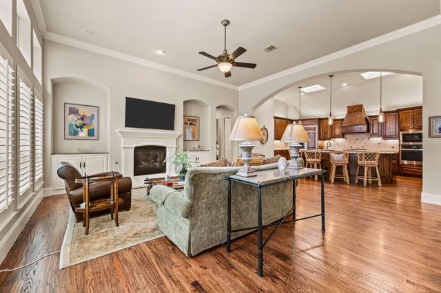 825 Creekview Lane, Colleyville, TX 76034