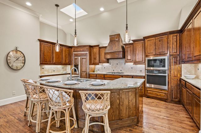 825 Creekview Lane, Colleyville, TX 76034