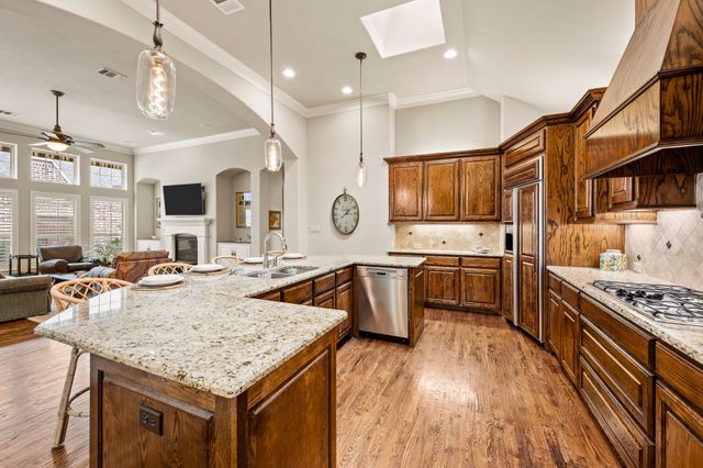 825 Creekview Lane, Colleyville, TX 76034